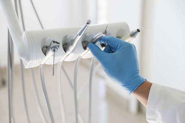 Professional Emergency Dentist technician working in Lost Hills, CA